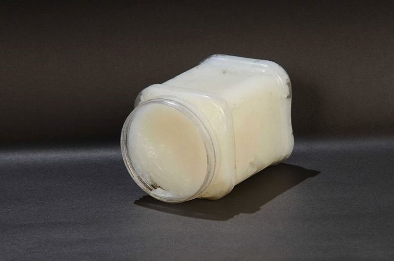 The difference between solid paraffin and liquid paraffin liquid paraffin arashmahya