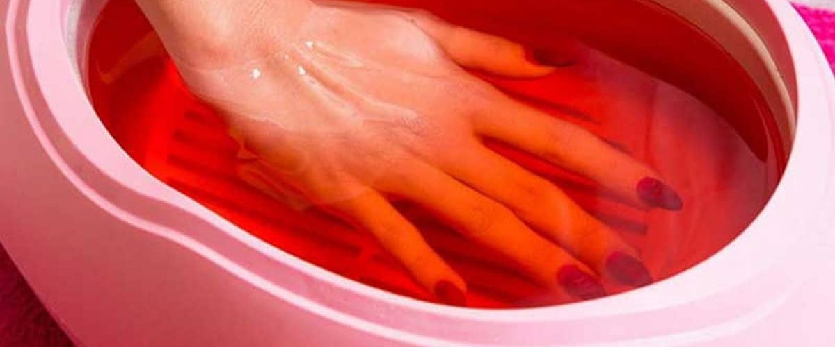 پارافین تراپی دست و پا برای درمان خشکی