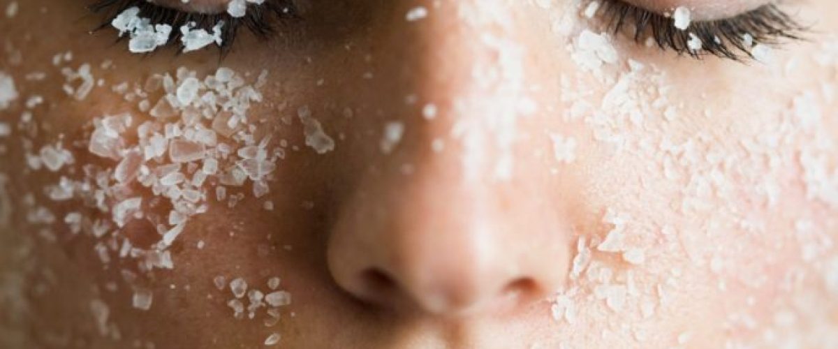 وازلین و شکر برای صورت